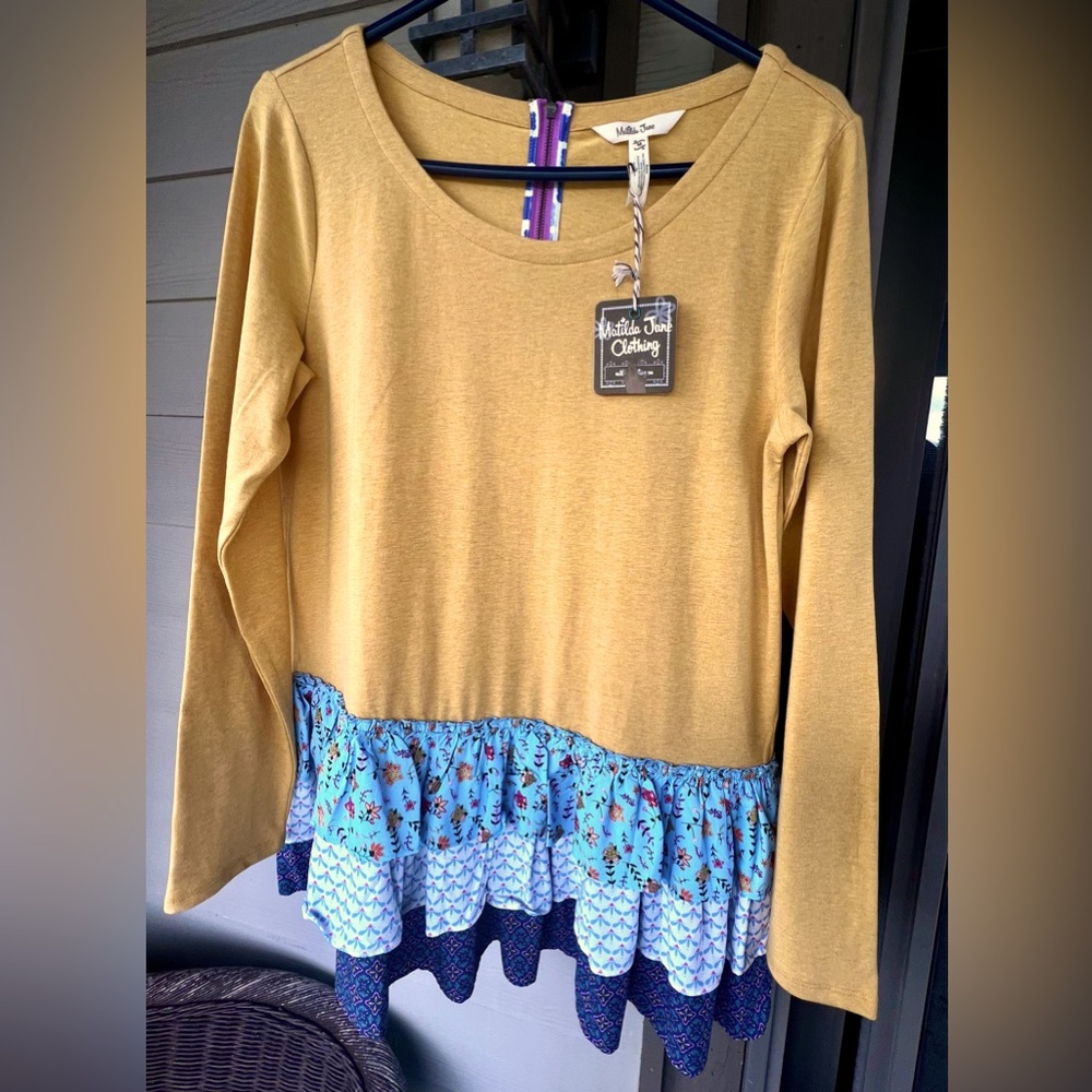 Brand new with tags MJ top- medium